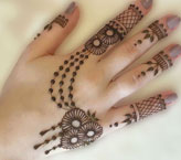 Moona Simple Hand Mehndi Design